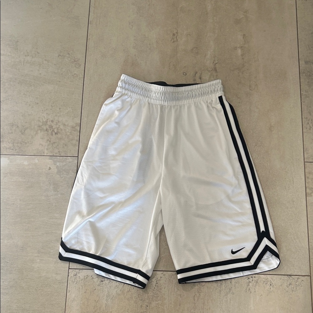 *BRAND NEW* Nike Men's White and Black Athletic Shorts
